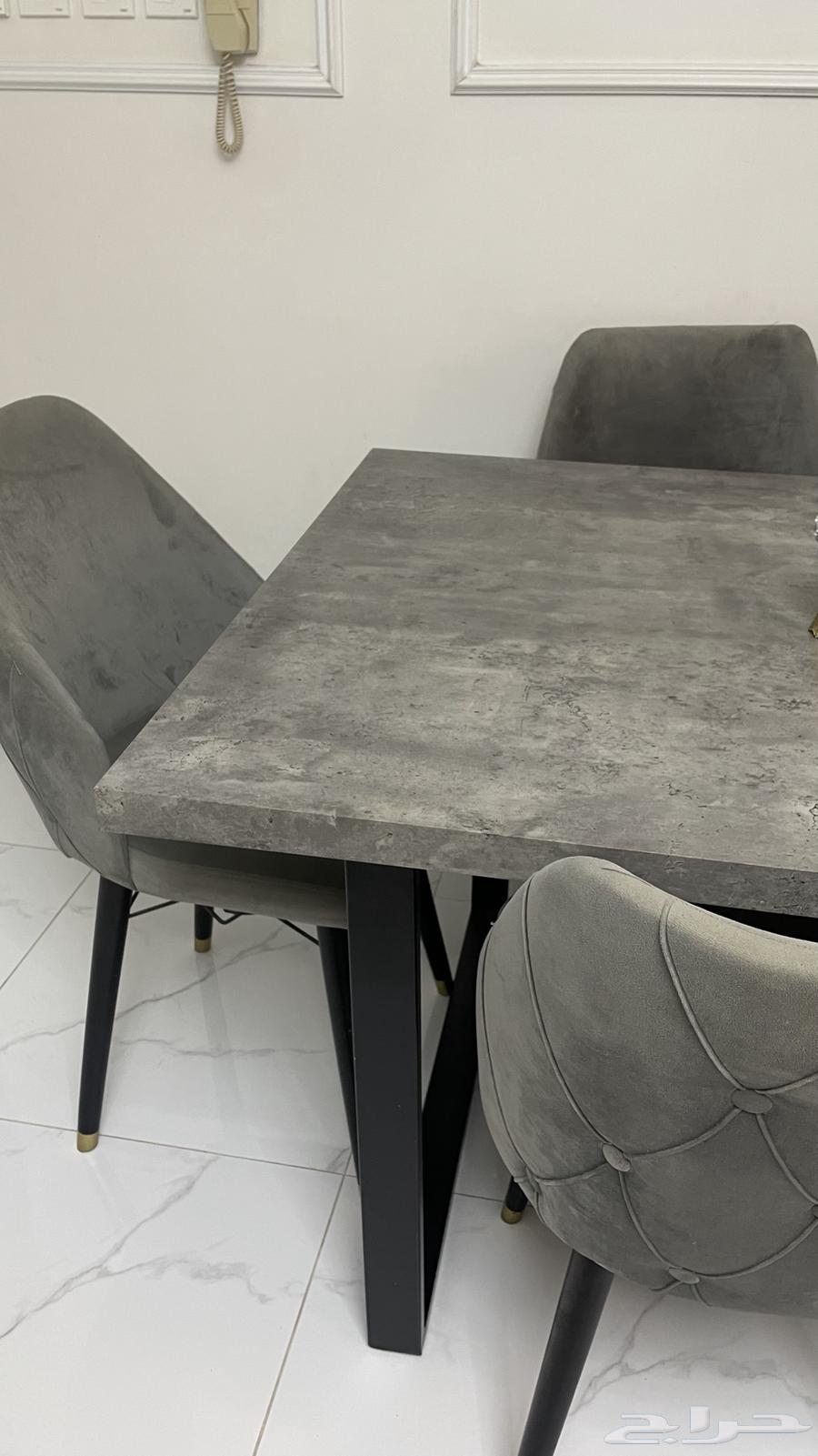 Dining table with 8 chairs64402394928771112