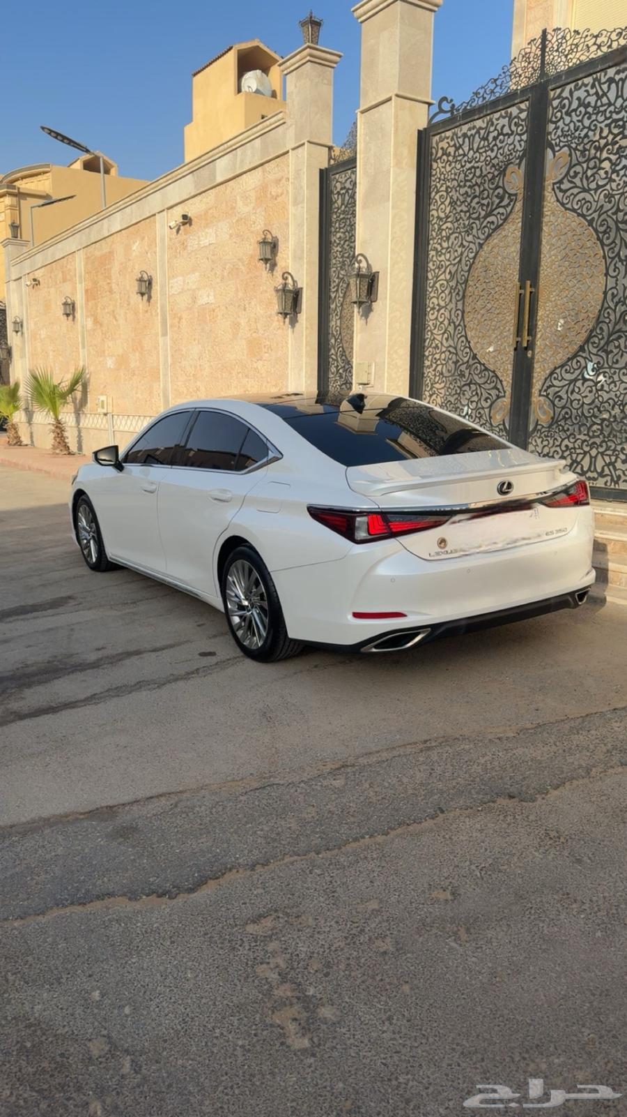 لكزس ES350 مخزن ماشي 30 الف بدي وكاله مخزن63618156021251113