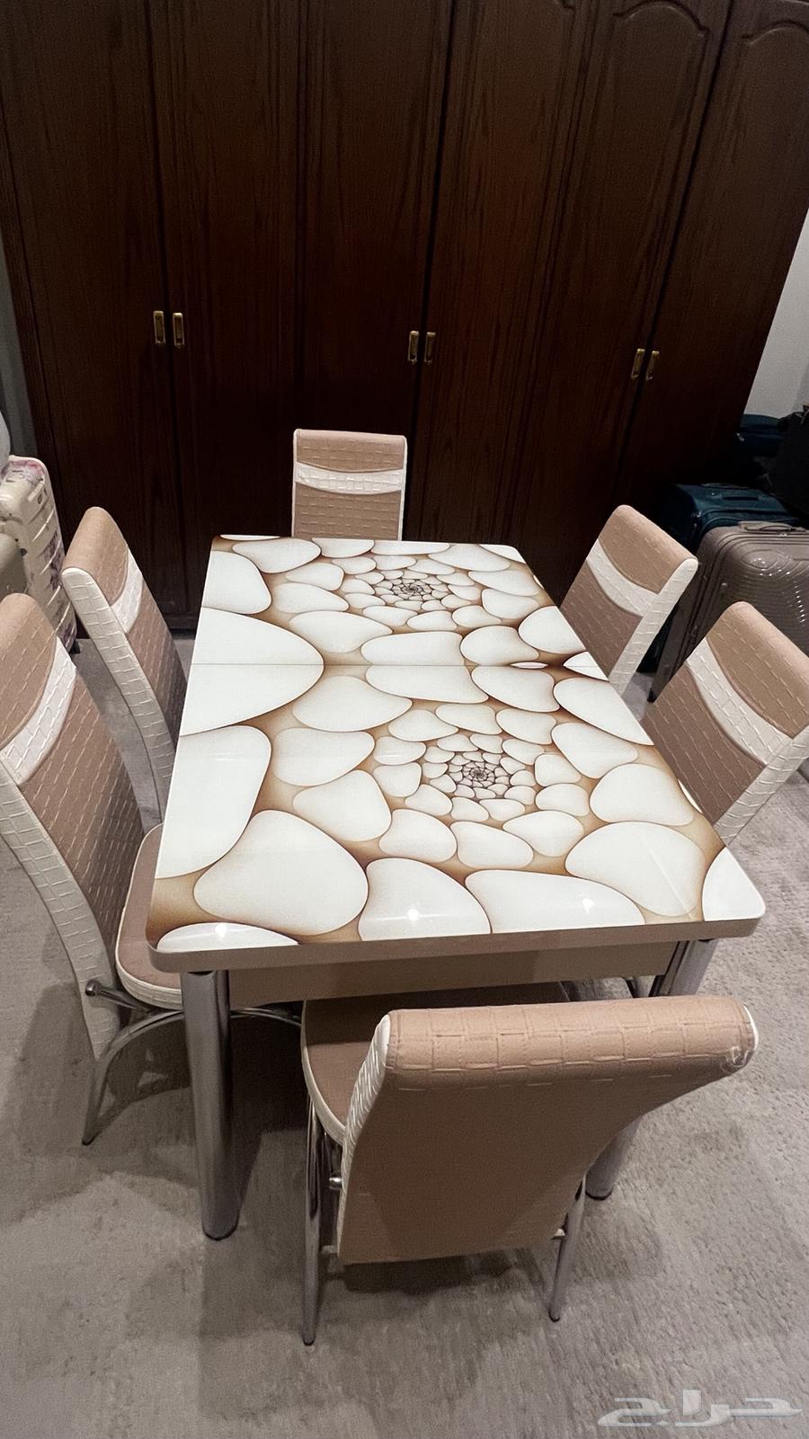 Dining table with 6 chairs and floor sitting majlis table with 4 side tables64402412145922110