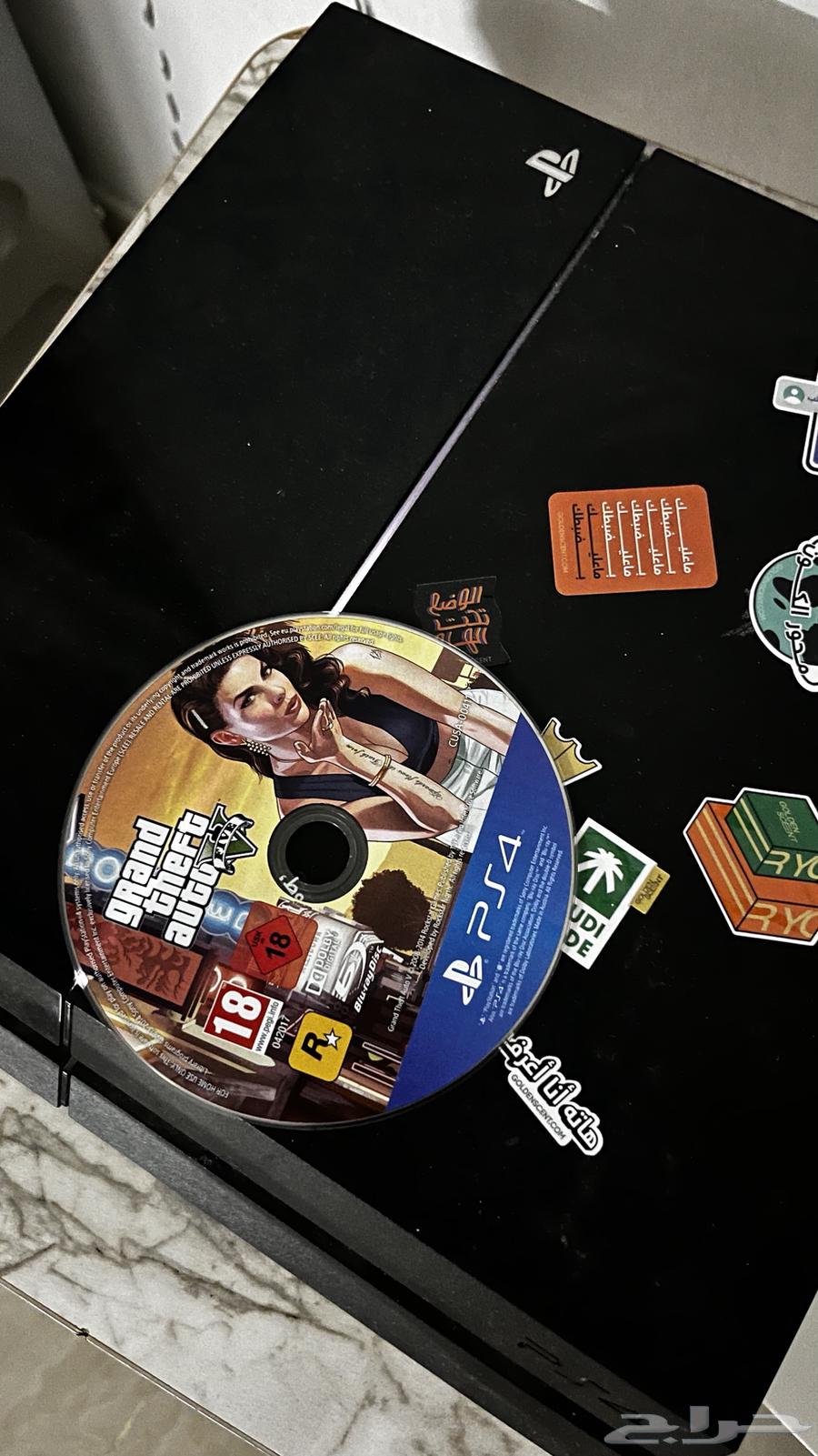 سوني فور للبيع مع شريط قراند ويدتين64403823022083111