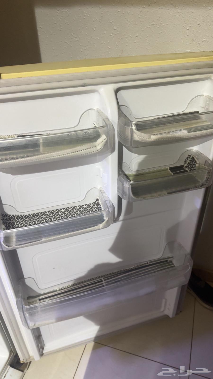 ثلاجه كبيره64402650303361110