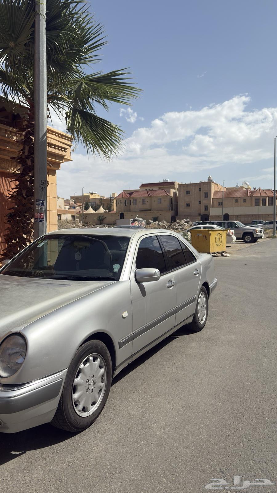 Mercedes with lights64557099486594111