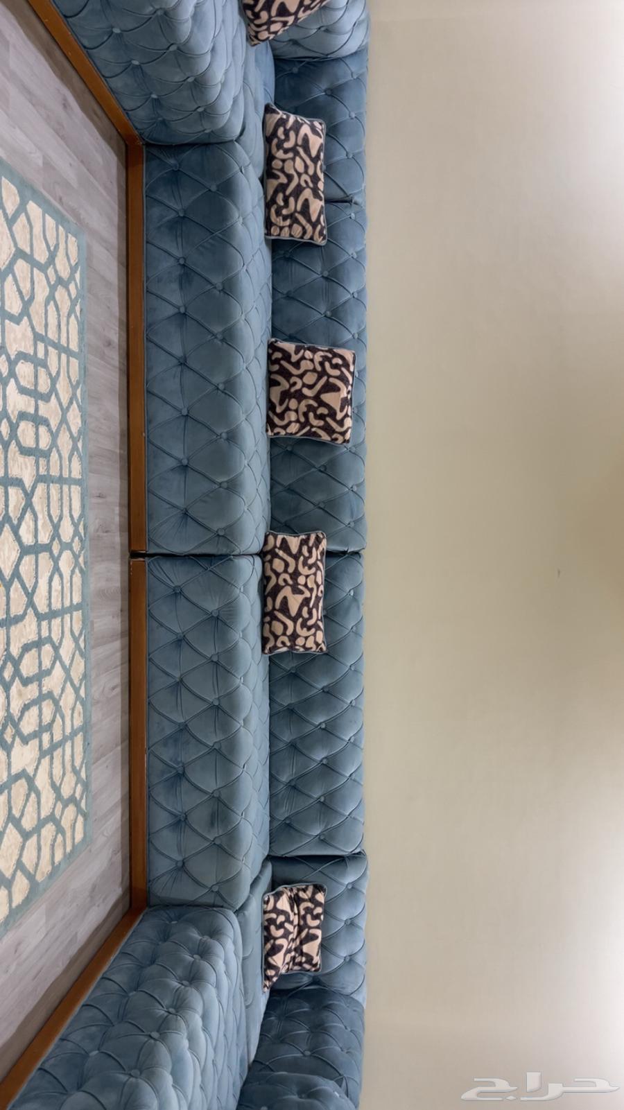 كنب للبيع حالته ممتازه64402803798017110