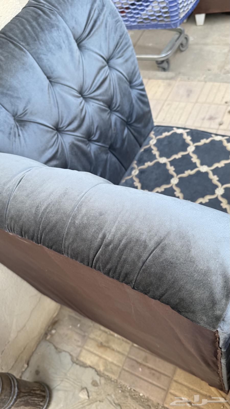 كنب للبيع مستخدم64401828532098112