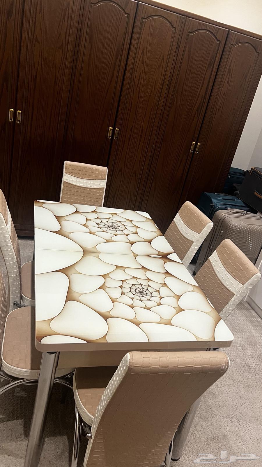 Dining table with 6 chairs and floor sitting majlis table with 4 side tables64402412145922111