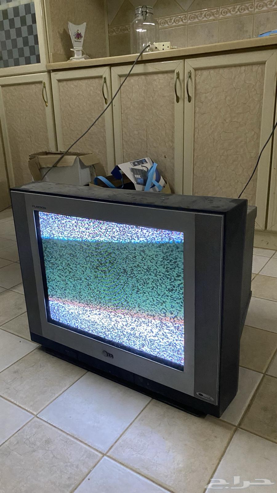 يا أهل الندره تلفزيون عام 1412 هجري قديم جدا  و نادر وشغال64401355789441112