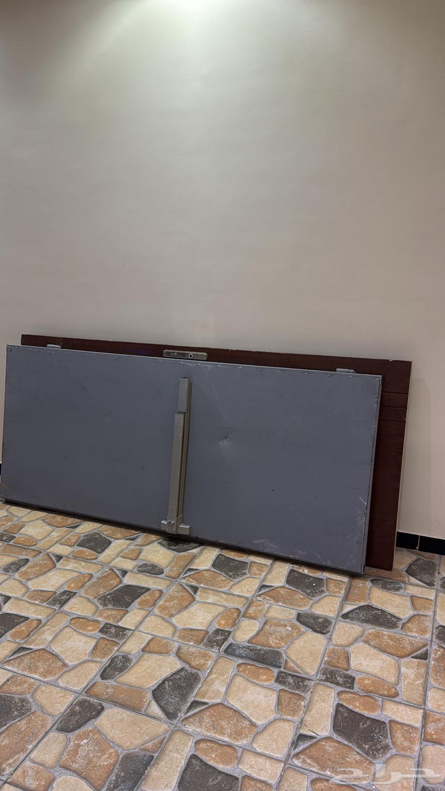 باب مخرج طوارئ64402734464259110