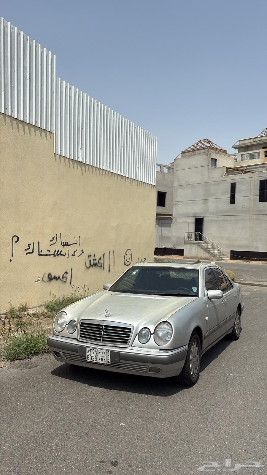 Mercedes with lights64557099486594110