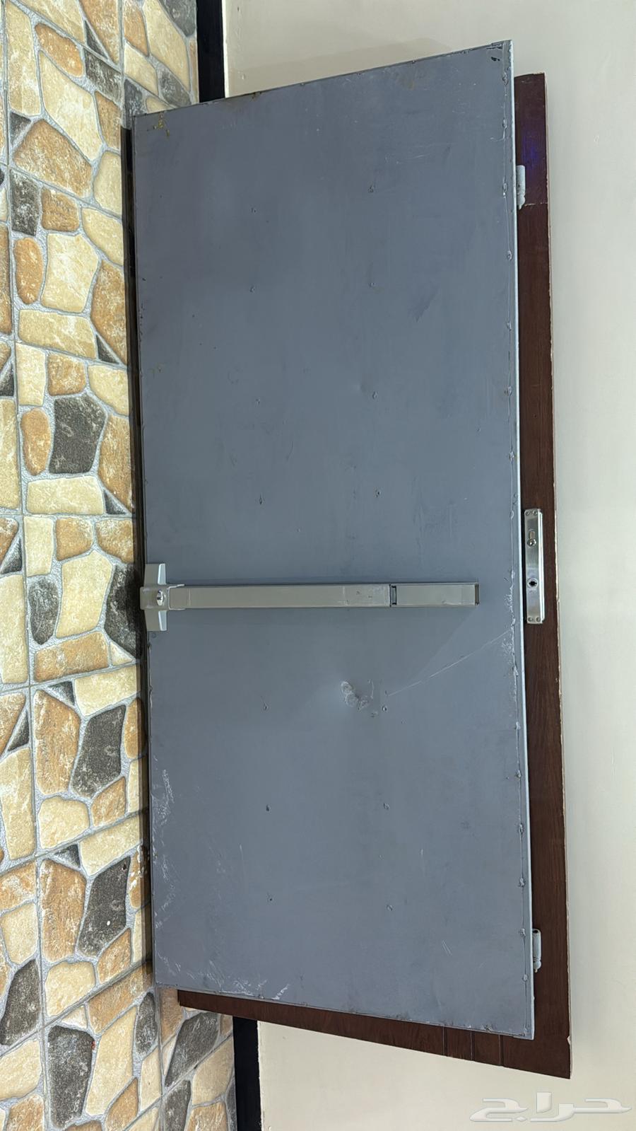 باب مخرج طوارئ64402734464259112