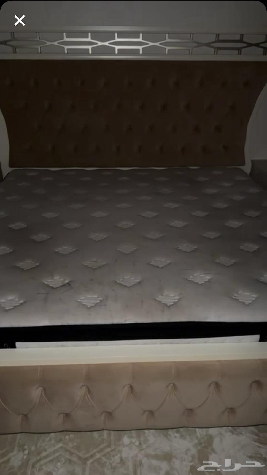 (غرفة نوم من شركة المطلق للمفروشات) (عمر المنتج سنتين)64402803839235110