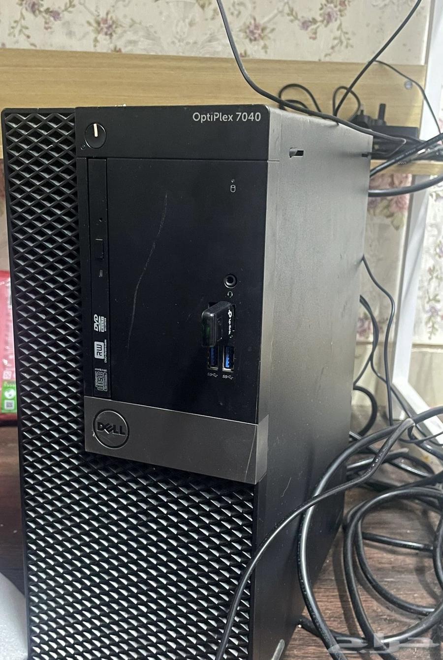 كمبيوتر مكتبي مع شاشة عرض وكمبيوتر وماوس   طاولة64402664747265114