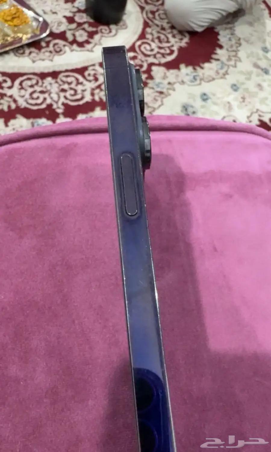 ايفون 14 برو فقط خط في الشاشه لاتؤثر على اللمس64402394952451110