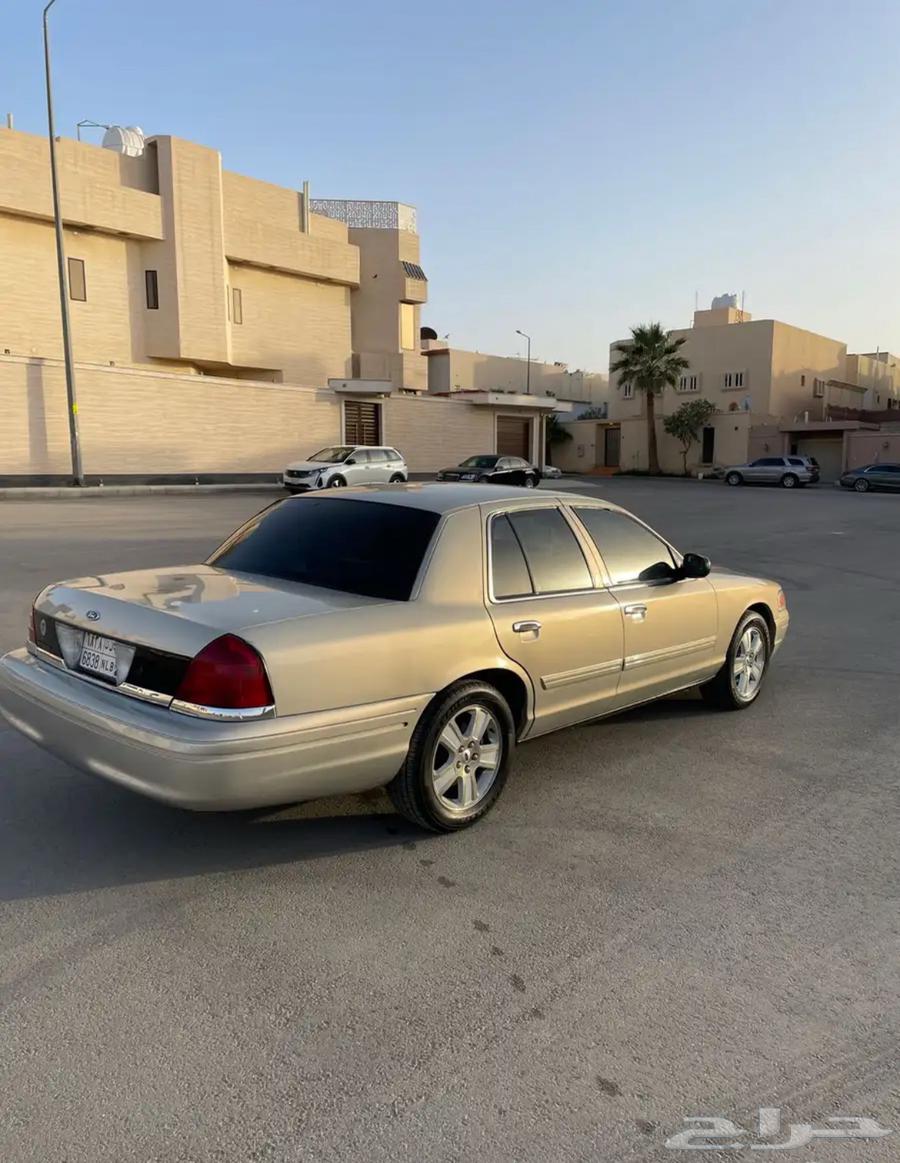 Ford Crown Victoria 2012 Clean63618250649091114