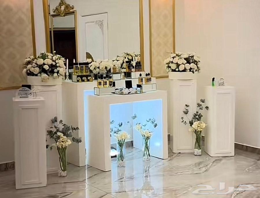 Reception Tables Stand and Backgrounds64404875868546111