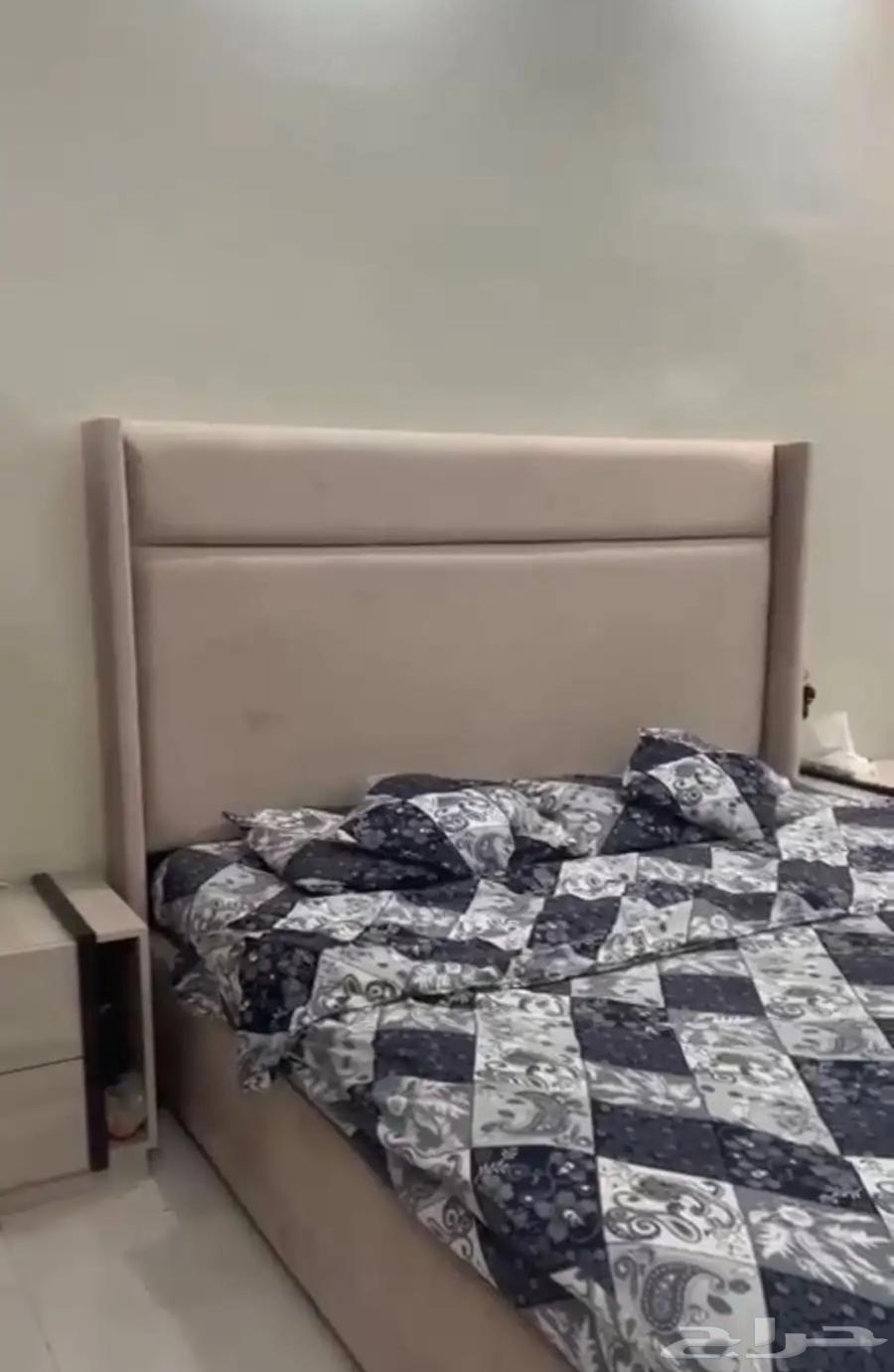 King size bed two meters by two meters and a two-meter display cabinet64403251140225110