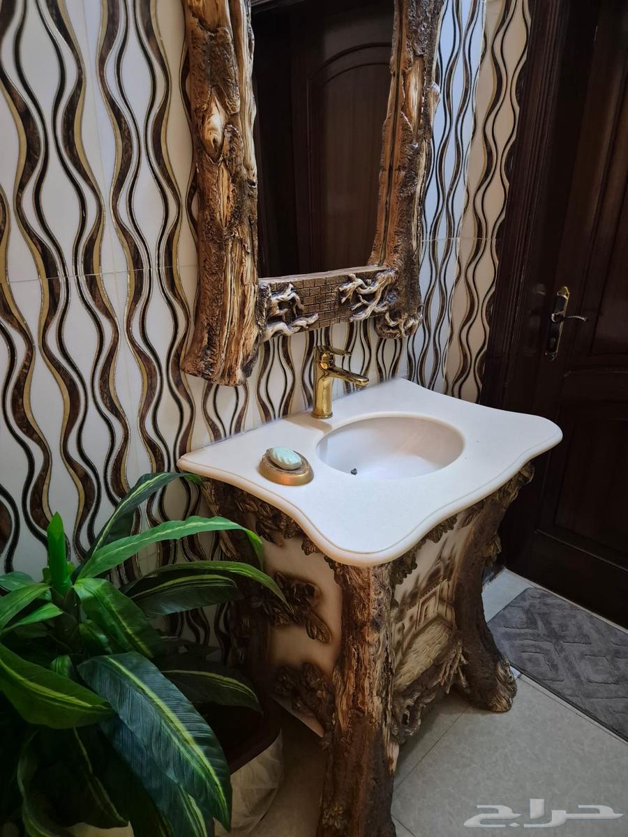 مغسلتين رخام محفوره جديده ونظيفه جدا مع مرايتها64404778401539113