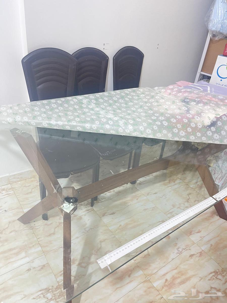 طاولة زجاج وارجل ستستيل ب 100ريال64404736556162113