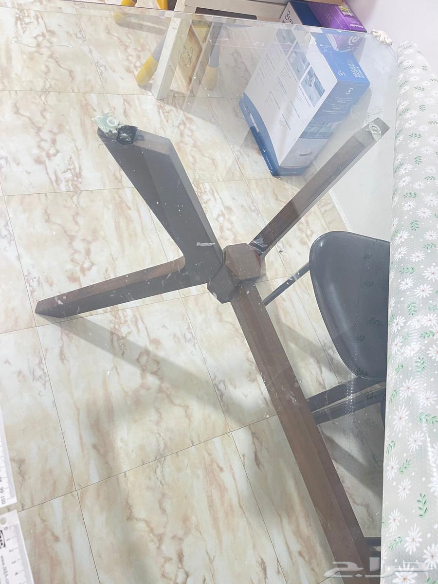 طاولة زجاج وارجل ستستيل ب 100ريال64404736556162111