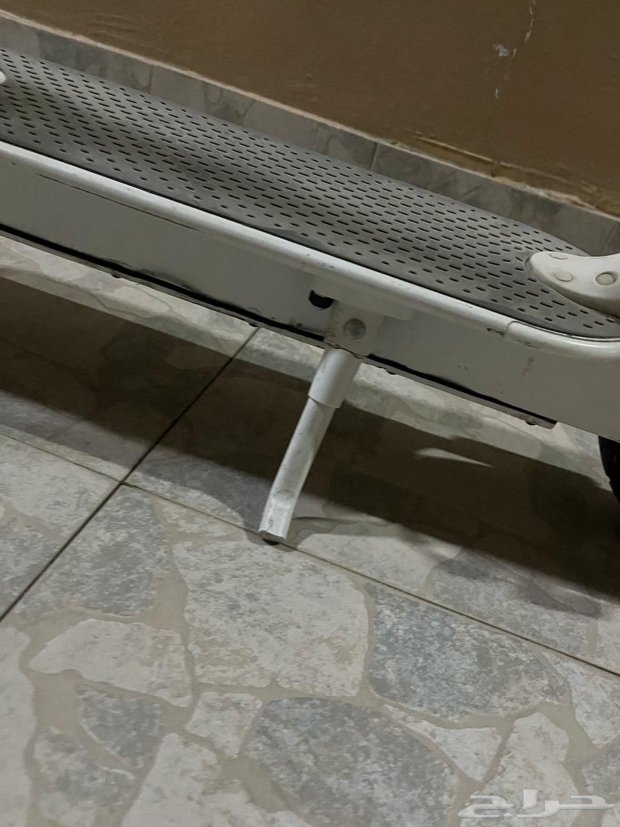 سكوتر واقف ابيض64401300036226114