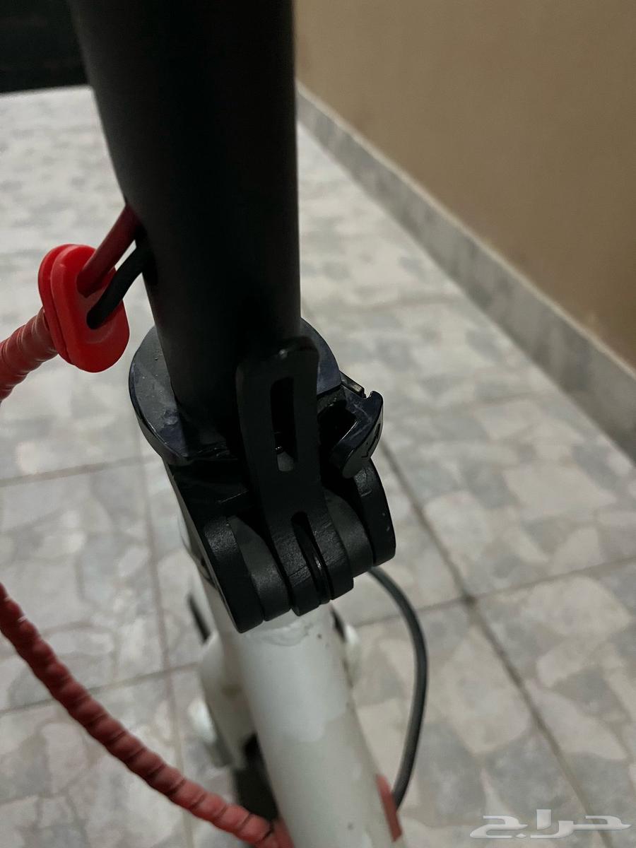 سكوتر واقف ابيض64401300036226113