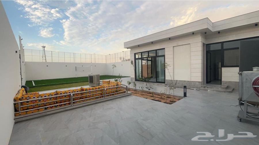 للإيجار شاليه بملعب طائرة الأحد والاثنين متوفر64225634149379112