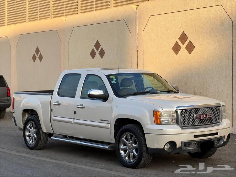 GMC - Denali - SUV - 2013 - Full Option63618267181443112