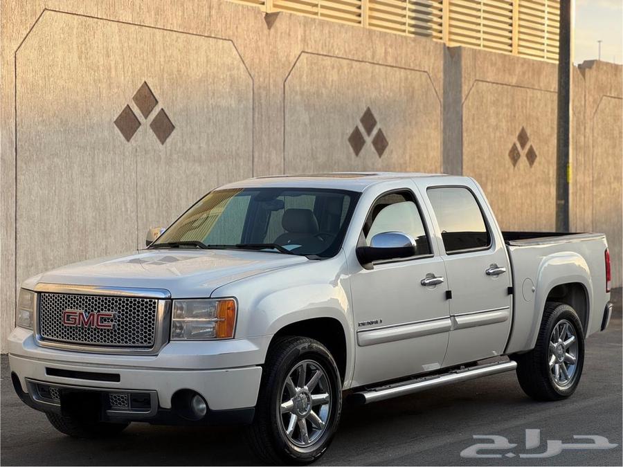 GMC - Denali - SUV - 2013 - Full Option63618267181443111