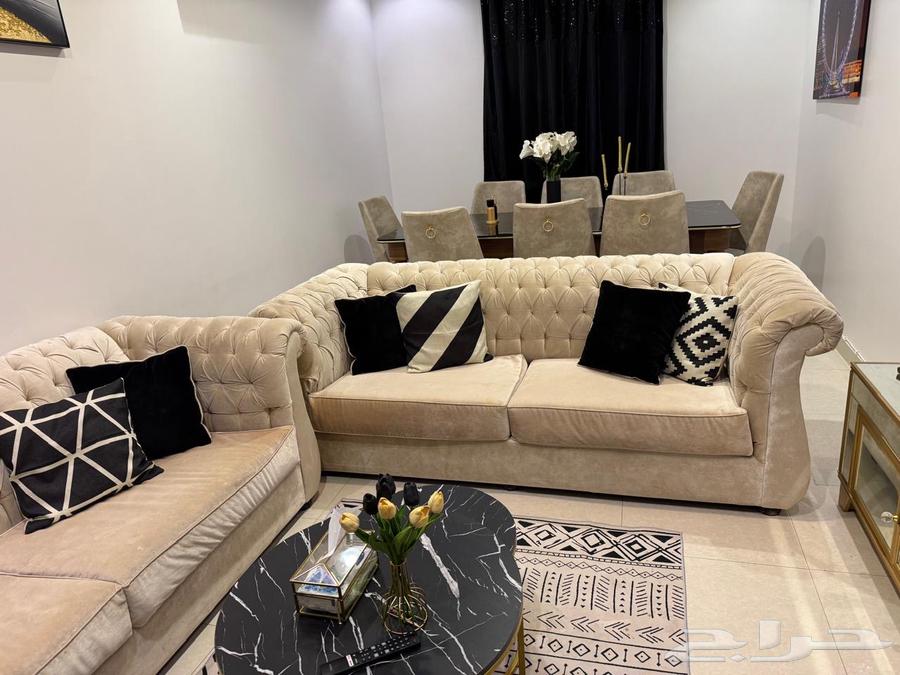 Very good condition black and beige sofa set for sale due to relocation64401411090817111
