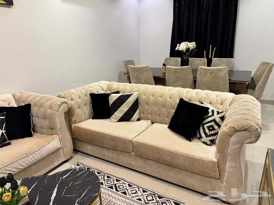 Very good condition black and beige sofa set for sale due to relocation64401411090817113