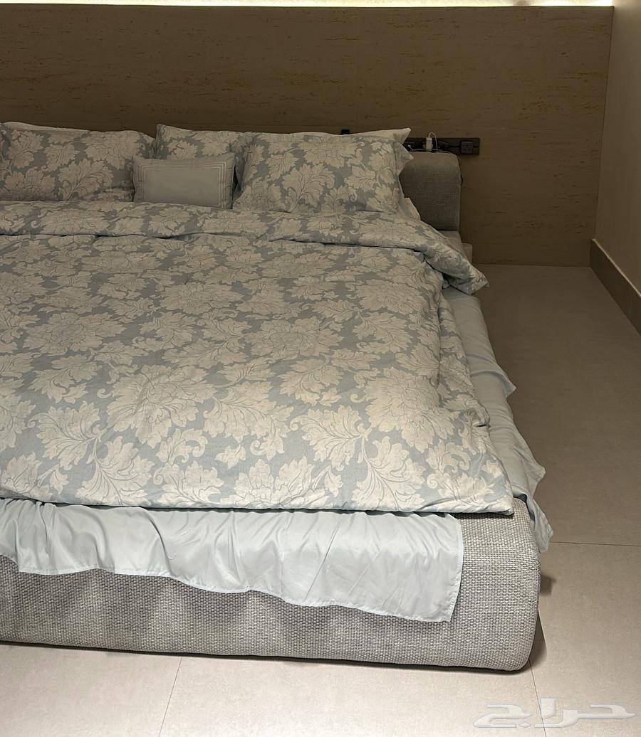 سرير تفصيل فاخر للبيع64404652837505110