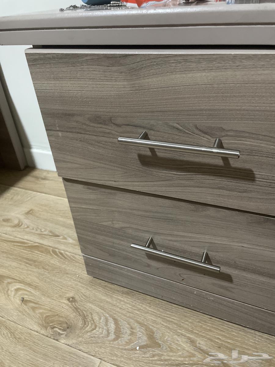 دولاب مستخدم للبيع64402063944449111