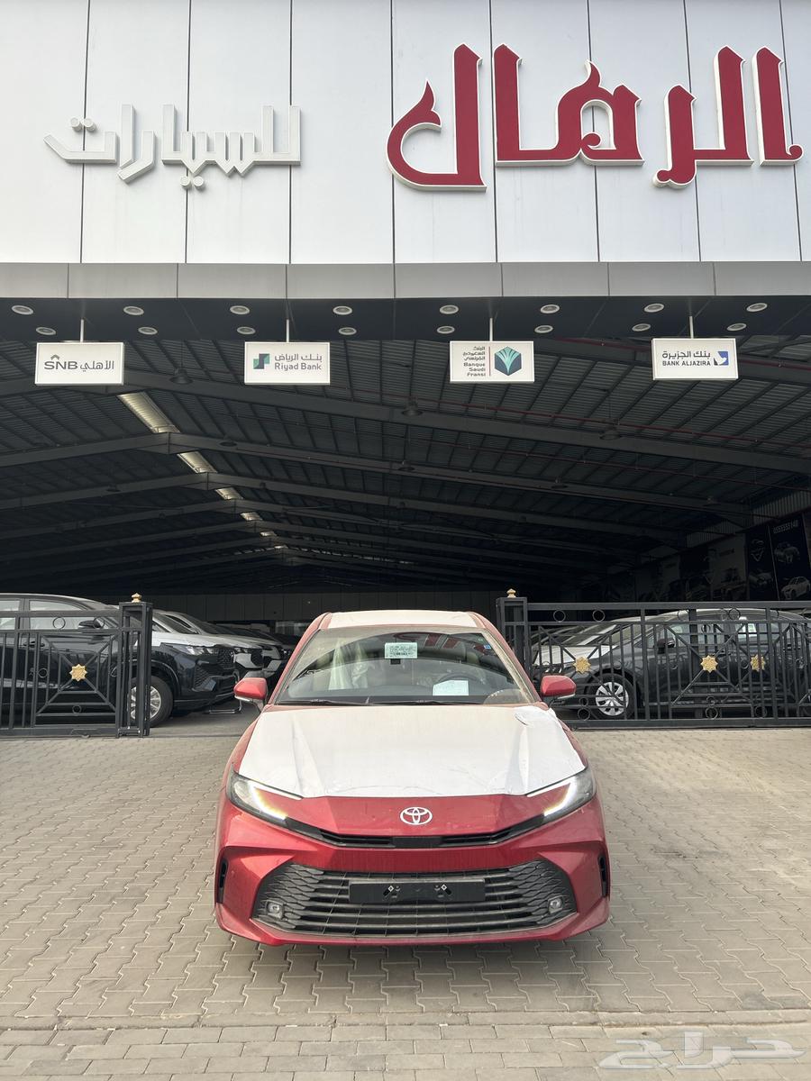 تويوتا كامري E استاندر بنزين احمر 104000 شامل الضريبة64554676820099110