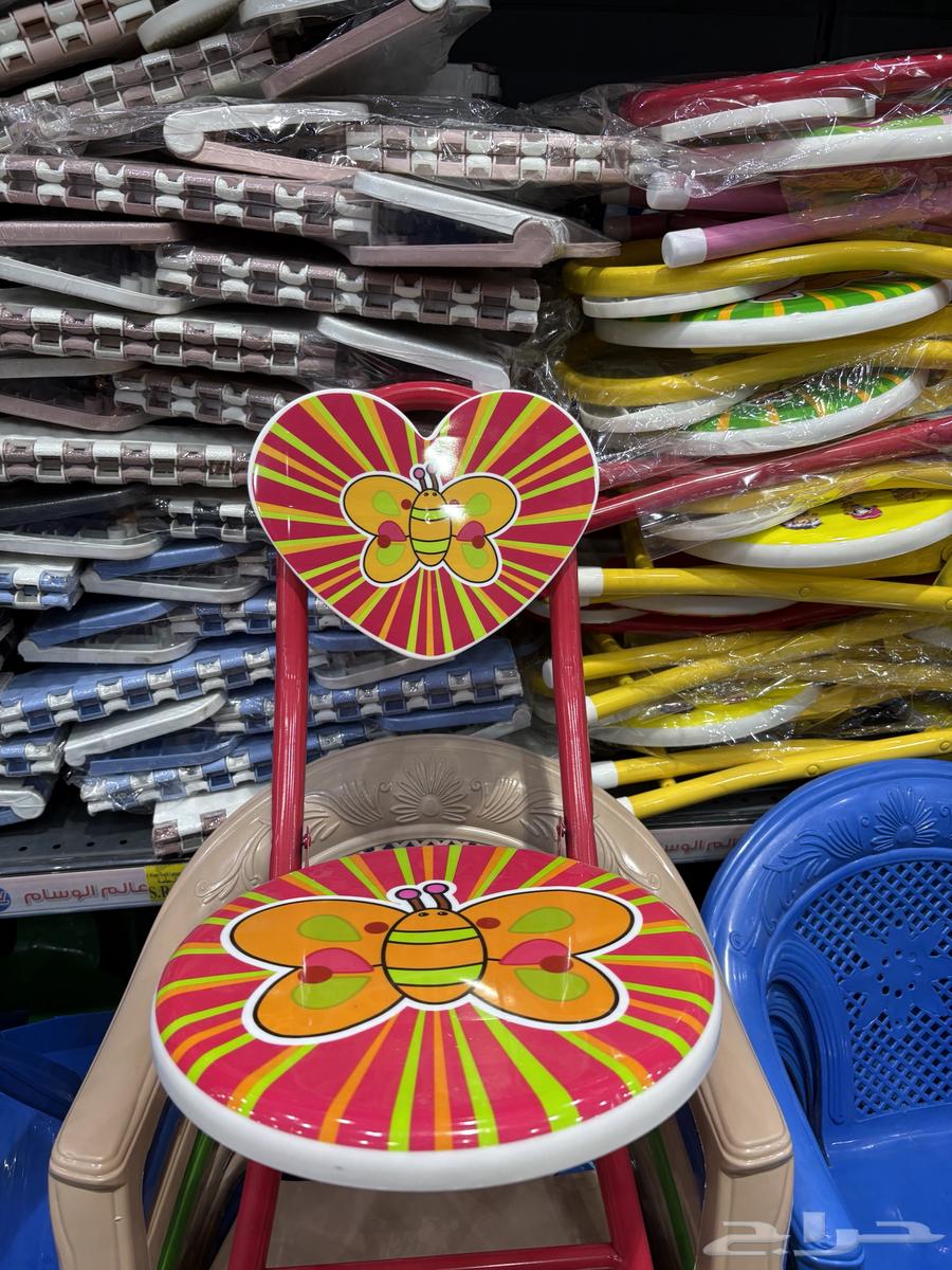 All children's chairs and table are available64402394904705111