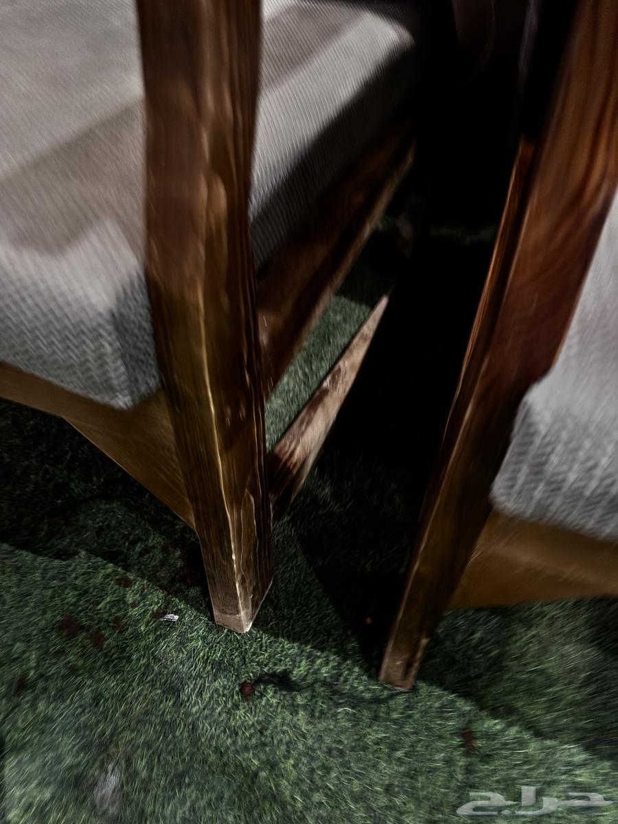 جلسة خشب64404055808258112