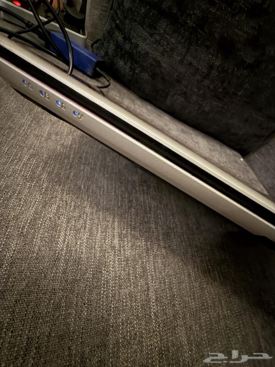 لابتوب يعتبر نظيف فيه كسر في مدخل الاشرطه بس64403916584449113