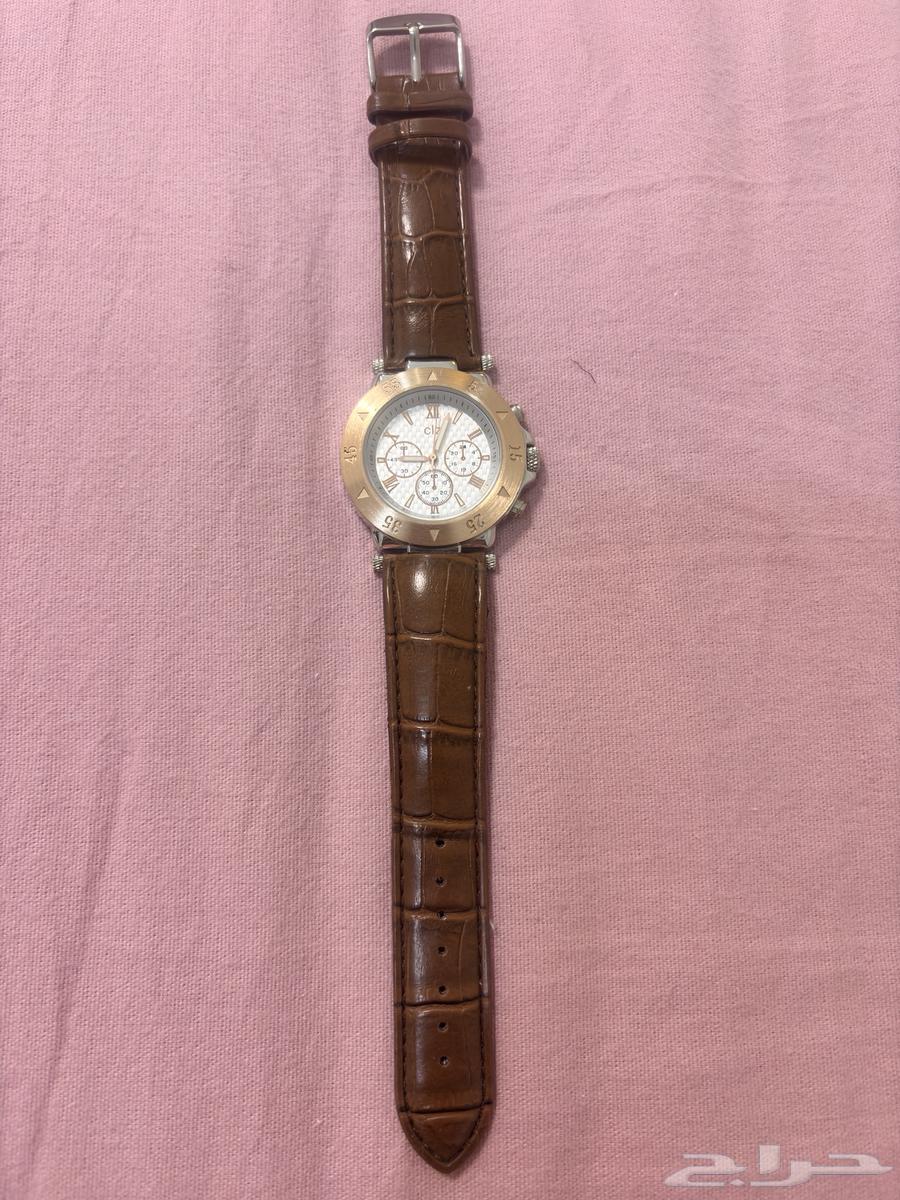 ساعات نسائية استعمال نظيف وتحتاج لبطارية سعر الحبة ب2564404861435521113