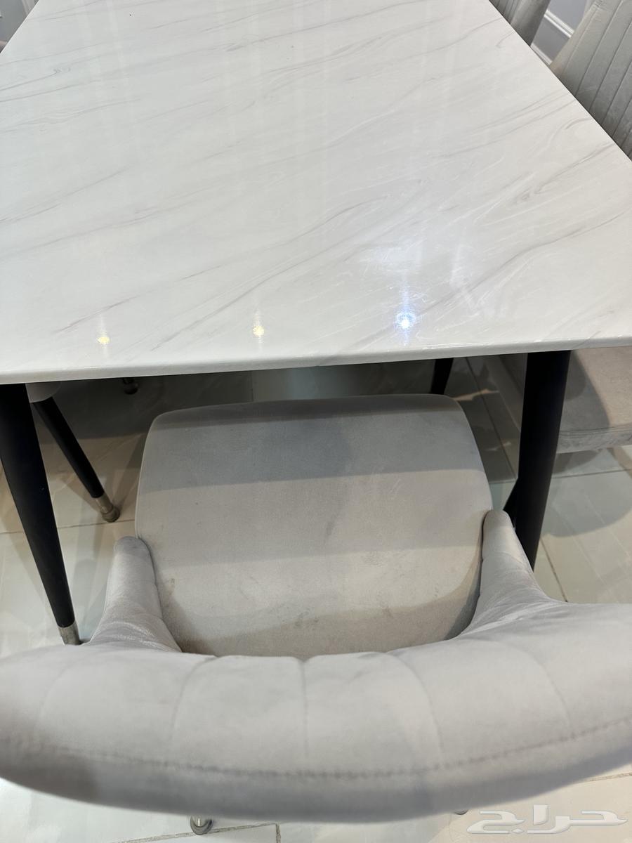 Dining table64404806030338110