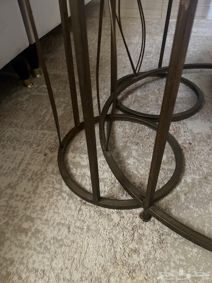 طاوله مع 4 خدمه نظيفه كل شي موضح ب الصوره64403315409665110