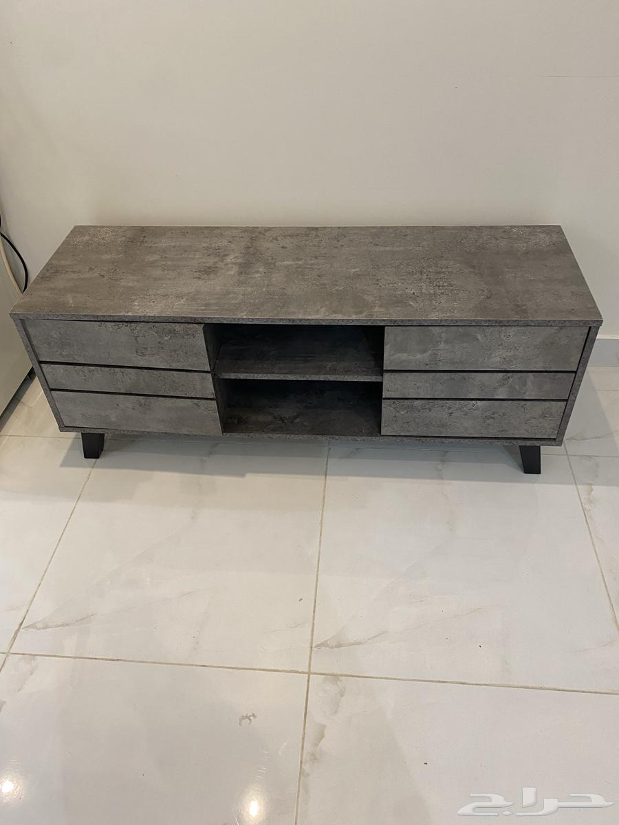 طاولة تلفاز لون رصاصي . حسب الصوره64380652788611111