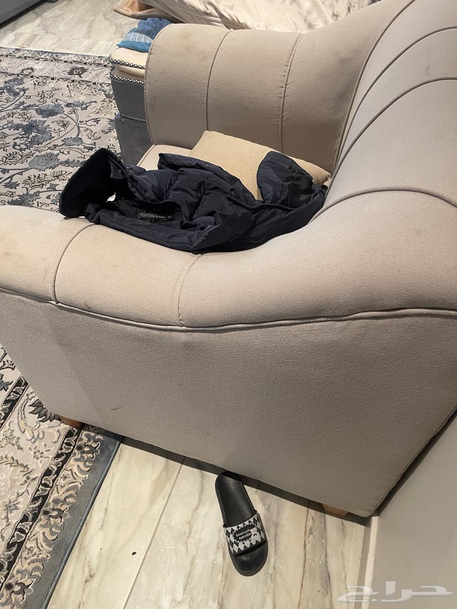 اثاث يعتبر جديد للبيع64401383351298113