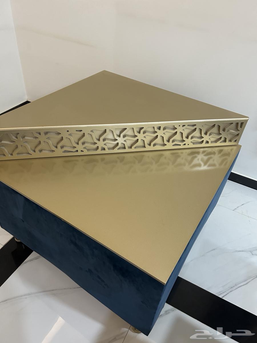 Four tables for sale and small tables64403902103809112