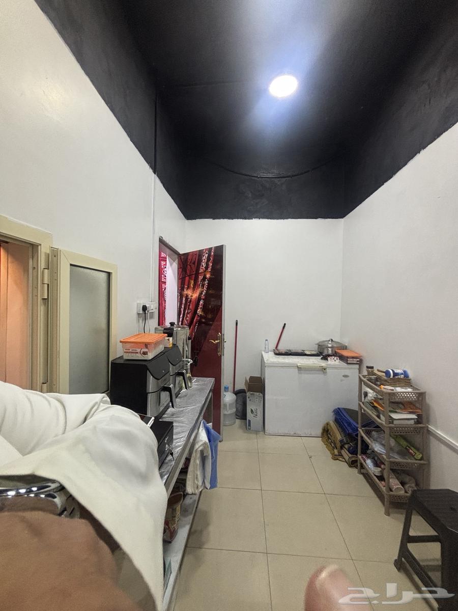 للتقبيل محل بموقع مميز63613881790593112