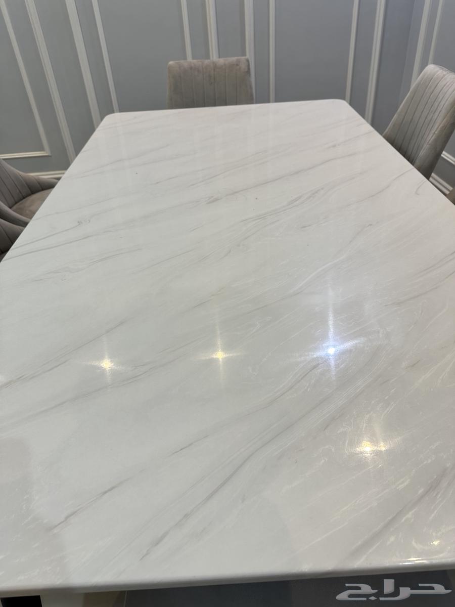 Dining table64404806030338111