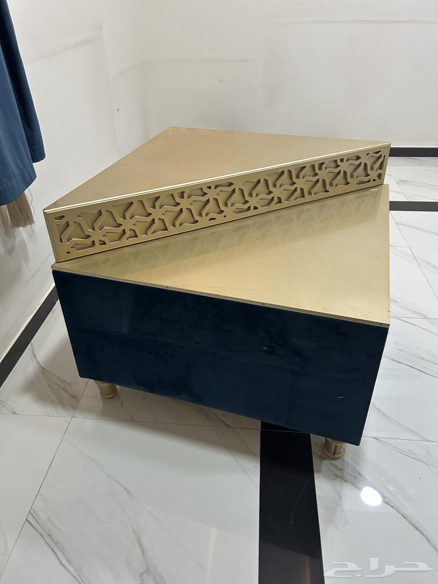 Four tables for sale and small tables64403902103809110