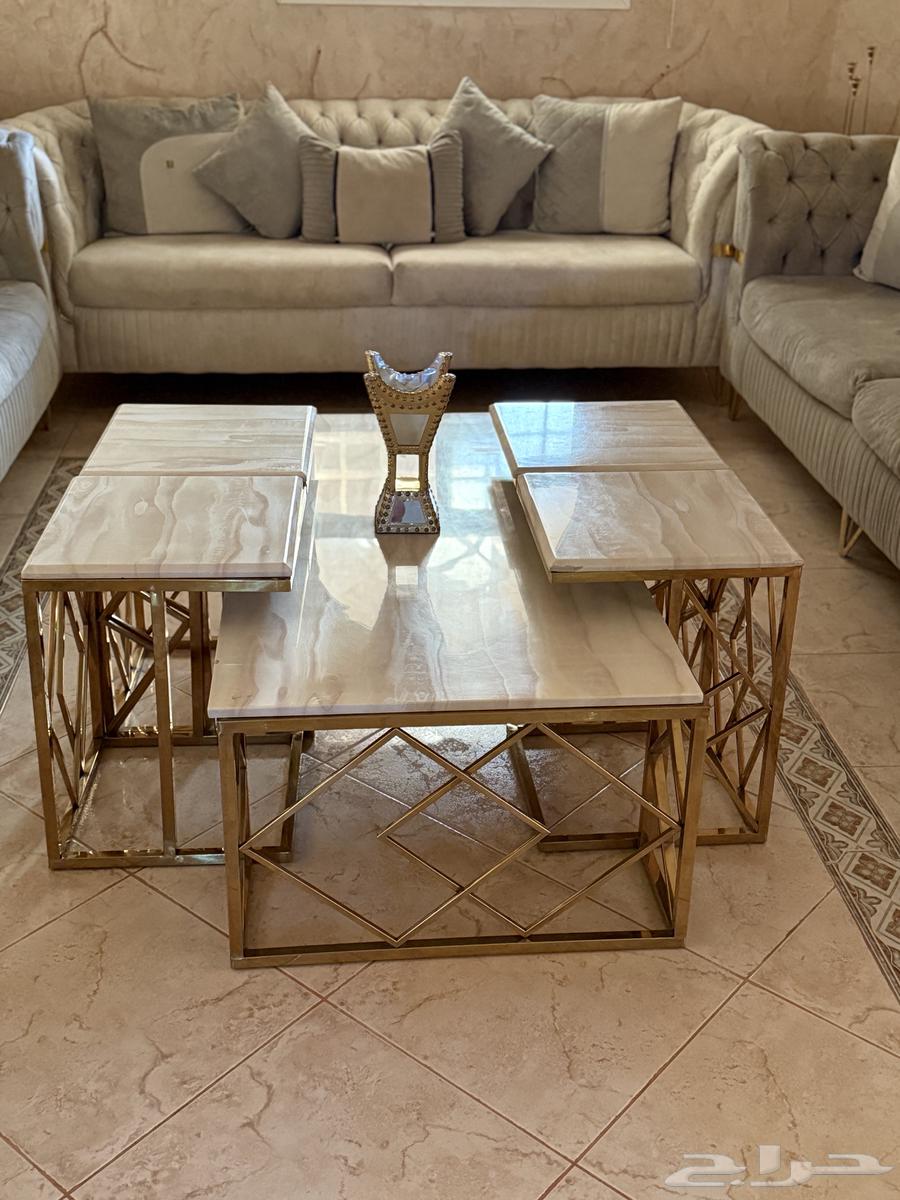 Sofa with its tables64401327507457110