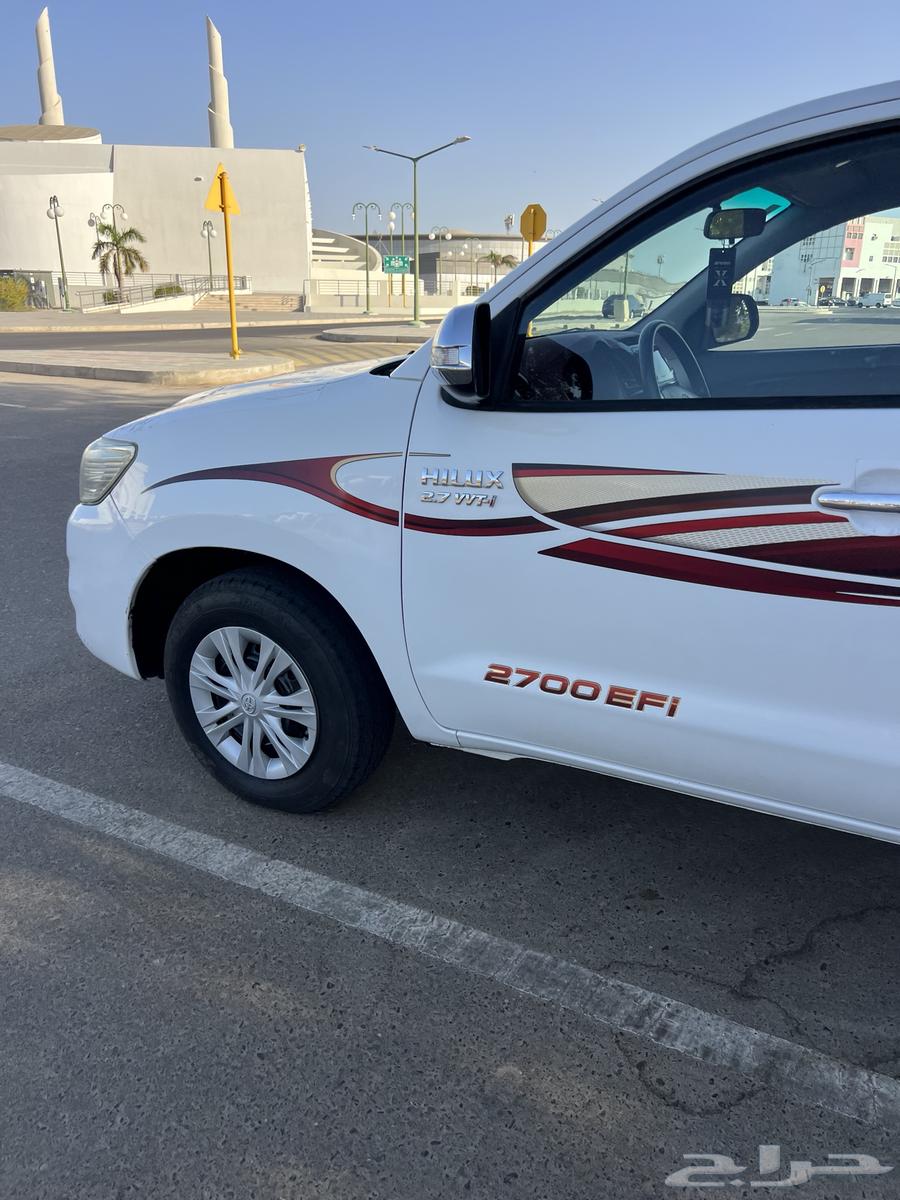 للبيع هايلوكس 2015 وكاله64553186532481111