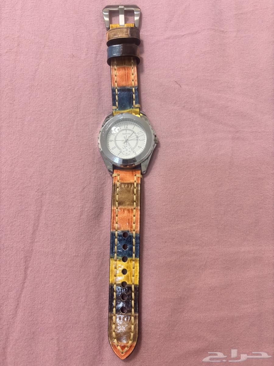 ساعات نسائية استعمال نظيف وتحتاج لبطارية سعر الحبة ب2564404861435521114