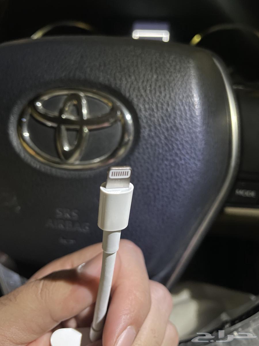 Connection between iPhone and projector64403300245635111