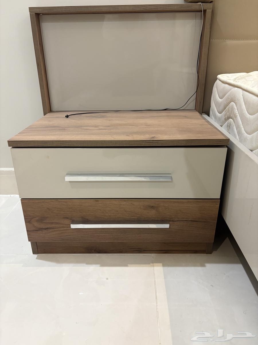 غرفة نوم من مفروشات العمر شبه جديده64402216743683114