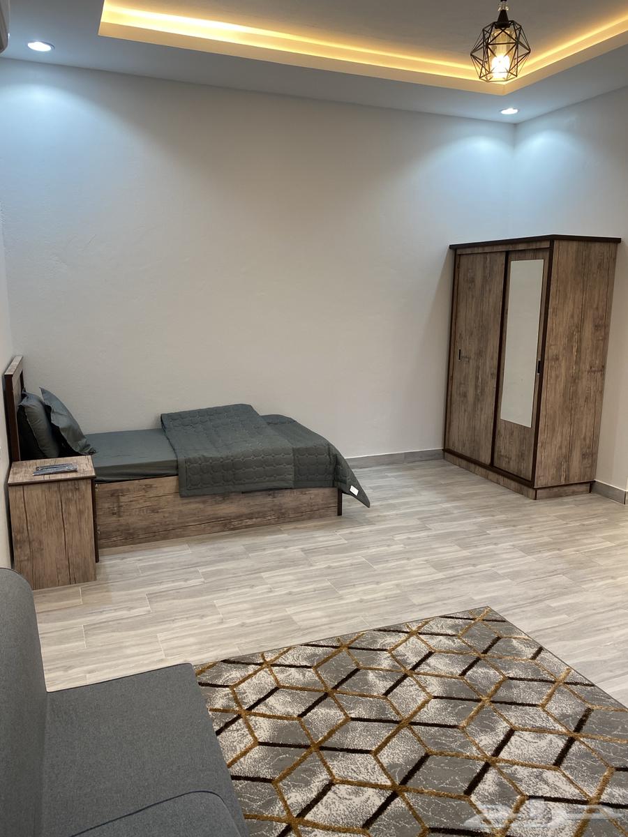غرف عزاب فاخرة للإيجار63613870217858111